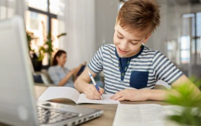 Schulstart ohne Hausaufgaben-Stress: So sorgen Hausaufgaben-Routine und Lernplatz für mehr Ruhe